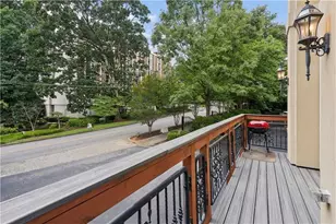 331 Carpenter Dr, Sandy Springs, GA 30328 - Photo 33