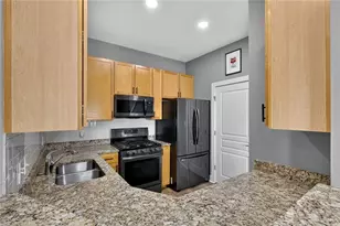 799 Hammond Dr NE, Sandy Springs, GA 30328 - Photo 7