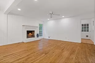 345 W Spalding Dr Dr, Sandy Springs, GA 30328 - Photo 11
