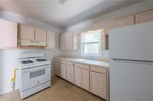 1555 Venetian Dr SW, Atlanta, GA 30311 - Photo 7