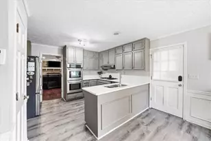 1843 Mountain Creek Dr, Stone Mountain, GA 30087 - Photo 27