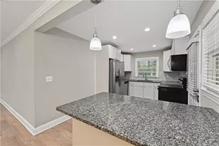 2462 Macon Dr SW, Atlanta, GA 30315 - Photo 9