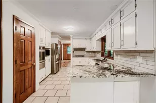 570 Idlewood Dr NW, Atlanta, GA 30327 - Photo 7