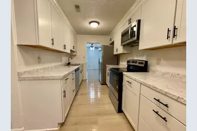 6354 Shannon Pkwy #32, Union City, GA 30291 - Photo 7