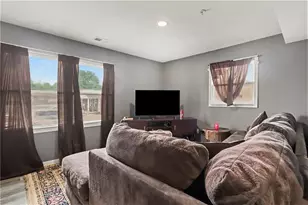 22 Pratt St, Newnan, GA 30263 - Photo 17