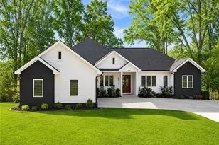 5384 Harris Cir, Dunwoody, GA 30338 - Photo 3