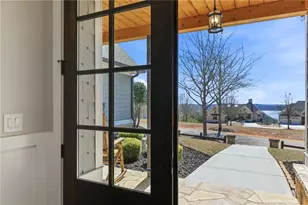 6878 S Bluff Ct, Gainesville, GA 30506 - Photo 5