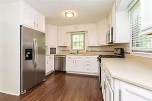 6581 Windsor Dr, Acworth, GA 30102 - Photo 7