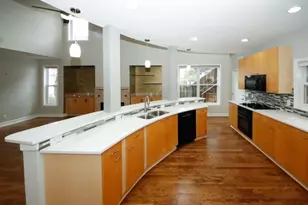1354 Brookhaven Village Cir NE, Brookhaven, GA 30319 - Photo 17