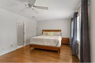 501 Defoors Mill Circle NW, Atlanta, GA 30318 - Photo 17