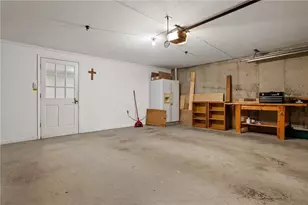 501 Defoors Mill Cir NW, Atlanta, GA 30318 - Photo 33
