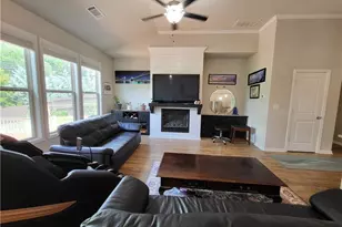 5414 Town Square Way, Flowery Branch, GA 30542 - Photo 9