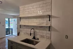 2396 Clarissa Dr NW, Atlanta, GA 30318 - Photo 17