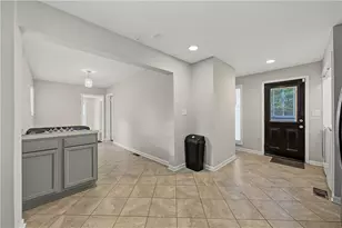 2327 Ben Hill Rd, Atlanta, GA 30344 - Photo 15