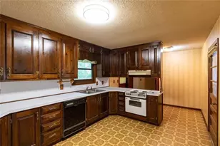 423 Dartmoor Dr NW, Marietta, GA 30064 - Photo 5