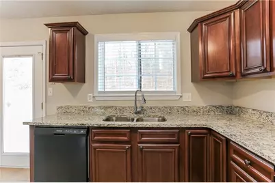 4981 Galbraith Circle, Stone Mountain, GA 30088 - Photo 3