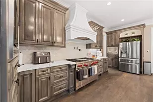 2750 Drayton Hall Dr, Buford, GA 30519 - Photo 17