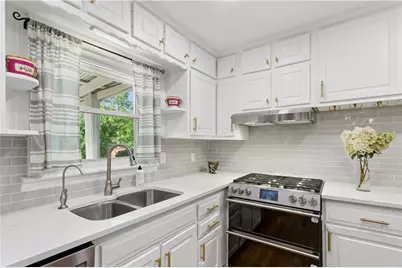 2558 Sunny Lane SE, Marietta, GA 30067 - Photo 9