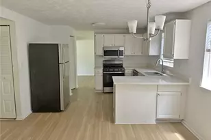 1906 Madras Ct, Lithonia, GA 30058 - Photo 5