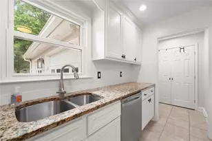 560 Saddle Creek Cir, Roswell, GA 30076 - Photo 17