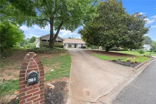 560 Saddle Creek Cir, Roswell, GA 30076 - Photo 81