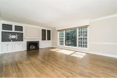 565 River Chase Point, Atlanta, GA 30328 - Photo 5