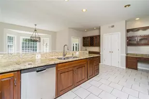 565 River Chase Point, Atlanta, GA 30328 - Photo 9