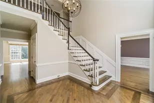 565 River Chase Point, Atlanta, GA 30328 - Photo 3