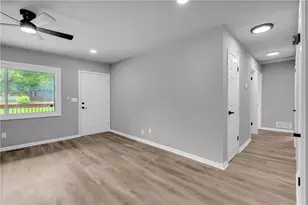 4104 Emerald Lake Dr, Decatur, GA 30035 - Photo 5