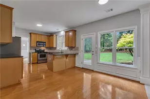 355 Victorian Ln, Duluth, GA 30097 - Photo 11