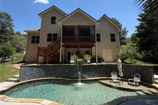 1020 Honey Ln, Loganville, GA 30052 - Photo 3