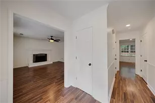881 Providence Dr, Lawrenceville, GA 30044 - Photo 5