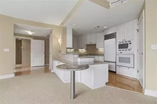 700 Park Regency Pl NE, Atlanta, GA 30326 - Photo 13