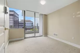 700 Park Regency Pl NE, Atlanta, GA 30326 - Photo 15