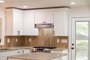 5165 Woodland Dr, Forest Park, GA 30297 - Photo 27