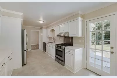 5717 Braddock Court, Atlanta, GA 30350 - Photo 9