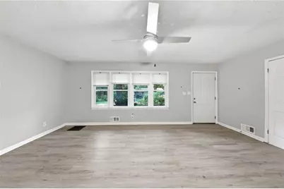 1112 Valley View Road SE, Atlanta, GA 30315 - Photo 9