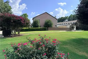 1659 Ridenour Pkwy NW, Kennesaw, GA 30152 - Photo 3