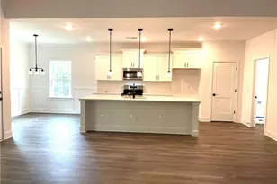 200 Blackberry Ct, Pendergrass, GA 30567 - Photo 5