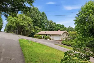 2325 Ridgecrest Cir, Hiawassee, GA 30546 - Photo 3