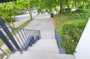 541 W Lake Ave NW, Atlanta, GA 30318 - Photo 3
