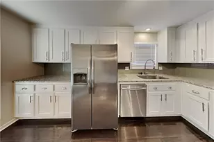 2929 Manitoba Ln, Marietta, GA 30062 - Photo 3