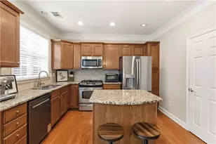 2274 Limehurst Dr NE, Atlanta, GA 30319 - Photo 13