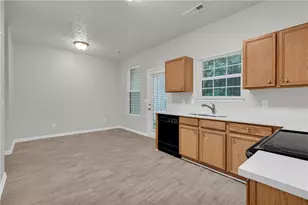 6114 Camden Forrest Dr, Riverdale, GA 30296 - Photo 9