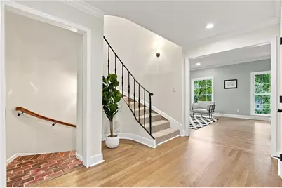 423 Jefferson Circle, Atlanta, GA 30328 - Photo 3