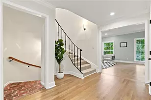 423 Jefferson Circle, Atlanta, GA 30328 - Photo 3