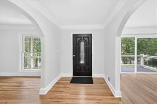 620 Spalding Dr, Sandy Springs, GA 30328 - Photo 3