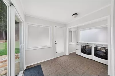 620 Spalding Drive, Sandy Springs, GA 30328 - Photo 11