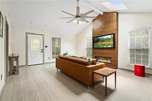 1634 Tallulah St NW, Atlanta, GA 30318 - Photo 9