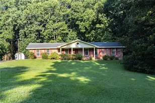 1501 Lucelle Ave, Stone Mountain, GA 30087 - Photo 1